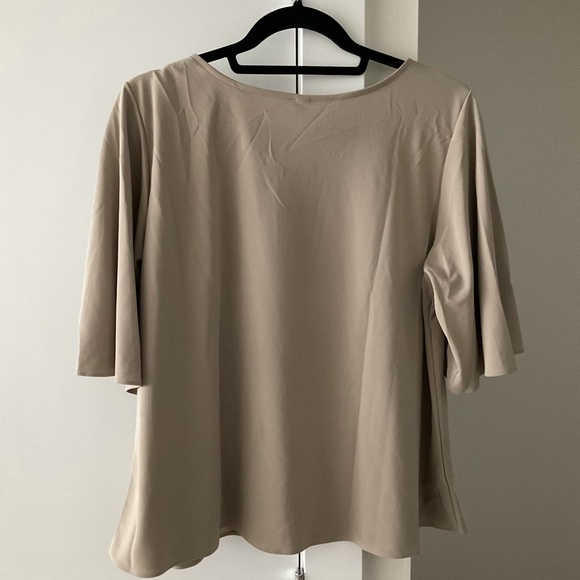 Uniqlo beige blouse - Picture 4 of 5